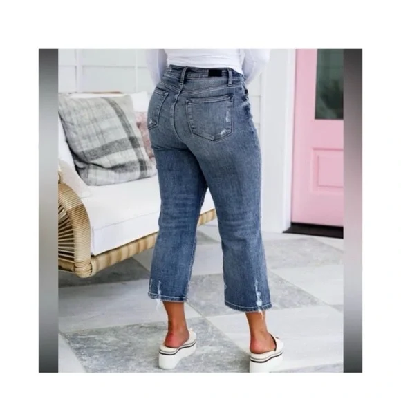 JUDY BLUE Button Fly Wide Leg Crop Jeans - Picture 5 of 9